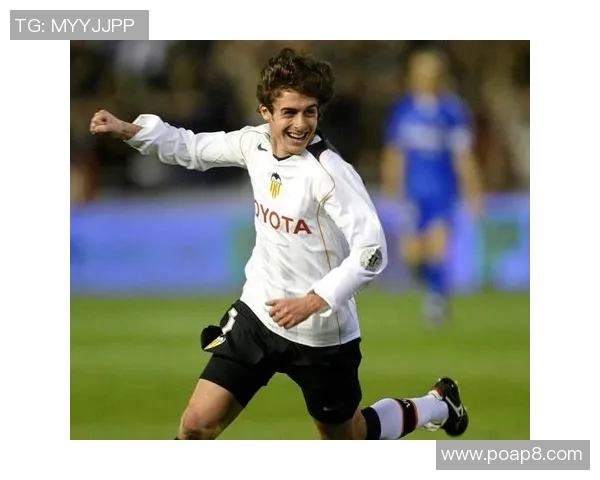 当年辉煌巨星逐渐远去足球场见证球星衰落无奈旅程